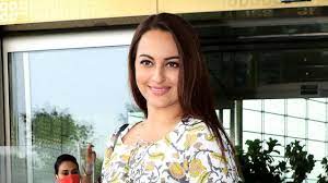 Sonakshi Sinha gives epic reply to fan asking for weight loss tips