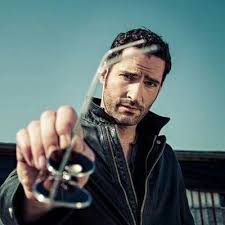 Pin By Bored Butterfly On Lyucifer Tom Ellis Tom Ellis Lucifer Martin Freeman