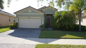 Just Closed Discover This 4 2 2 Cbs Home Heritage Oaks Of Tradition Florida Treasure Coast Home Outdoor Decor