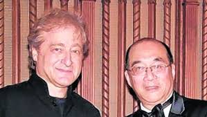 A swinging good time at JFCS event