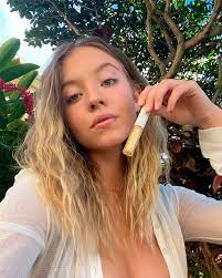 Sydney sweeney's height, weight, age, body statistics. Sydney Sweeney Shares Tearful Video After Criticism About Her Looks People Com