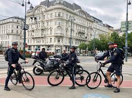 Polizei Wien On Twitter Am Montag Fand Ein Schwerpunkt Der Fahrradpolizei Ufd Uniformierter Fahrrad Dienst Und Den Kolleg Innen Der Lva Mit Dem Motorrad Statt Wir Haben Die Kolleg Innen Begleitet Und Die