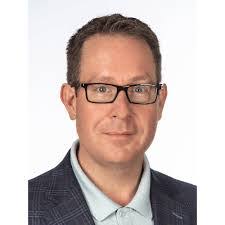 Derek Ruelas's Instagram, Twitter & Facebook