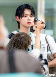 Disutradarai oleh aris nugraha yang juga memproduseri serta menulis naskah skenarionya, sinetron preman pensiun 5 masih mengangkat tema kehidupan preman. Txt Yeonjun Live On Drama In 2021 Txt Actors South Korean Boy Band