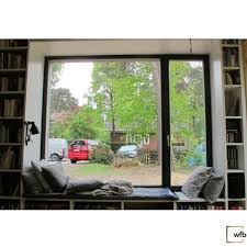 Pin Von Anna Cvetkoski Auf Wohnen Holzfenster Fenster Sitzfenster