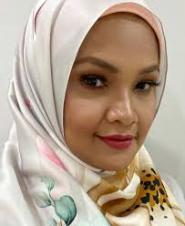 Cara memutihkan kulit mulai dari alami hingga kimiawi sudah banyak tersedia saat ini. Sekian Lama Saya Amal Jamu Beras Pulut Bantu Tegangkan Kulit Jelita Pada Usia 51 Tahun Zarina Zainuddin Tak Lokek Kongsi Rahsia Media Hiburan