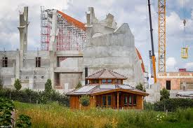 Meglestuk Felcsuton Orban Epulo Stadionjat Es Budijat