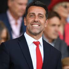 When President Obasanjo and the PDP sided with Alhaji Lamidi Adedibu to  impeach Rashidi Ladoja as Governor of Oyo State, it was Asiwaju Bola Tinubu  who shielded and supported him. Tinubu mobilized