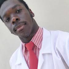 Joel Murillo Campos, Médico general en Salinas