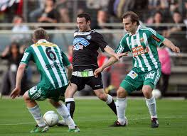 Jakob jantscher (sk puntigamer sturm graz) versucht es mit dem linken fuß links im sechzehner, aber das leder geht knapp rechts vorbei. Markus Heikkinen Mario Sonnleitner Klaus Salmutter Mario Sonnleitner Photos Sturm Graz V Rapid Wien Bundesliga Zimbio