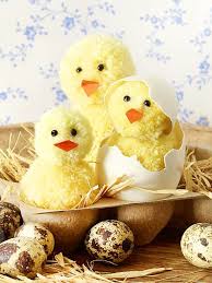 Osterkuken Aus Pompons Basteln So Geht S Lecker Pompons Basteln Osterdeko Basteln Osternest Basteln