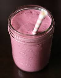 Smoothie Sante Aux Fruits Rouges Flocons D Avoine Et Amandes Chez Requia Cuisine Et Confidences Smoothie Recette Smoothie Fruit Et Flocon Avoine