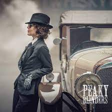 Shelby's peaky blinders grey suit and overcoat. Peaky Blinders Season 5 First Pic Of Polly Gray Peaky Blinders Costume Peaky Blinders Season Peaky Blinders Season 5