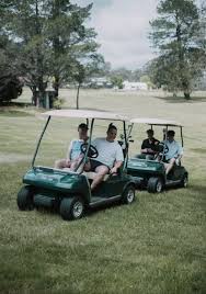 The golf course has 9 holes. Accommodation Sylvan Glen