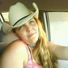 Amber Essary's Instagram, Twitter & Facebook