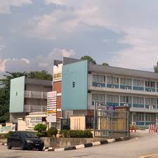 Dengan kemajuan yang sangat pesat membuat kuala lumpur menjadi salah satu destinasi wisata ternyata, kuala lumpur bukan hanya menara kembar petronas, karena masih ada banyak sekali tempat wisata di kuala lumpur yang menarik. Jabatan Pelajaran Negeri Wilayah Persekutuan Bukit Tunku Kuala Lumpur Kuala Lumpur