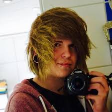 Kurze frisuren mit pony sind bei vielen männern beliebt und bieten zudem viele stylingmöglichkeiten. Muss Man Bei Der Bundeswehr Seine Haare Schneiden Beruf Frisur