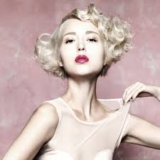 Your wedding hairstyle options are not limited simply because your hair doesn't fall past your shoulders. Short Wedding Guest Hairstyles Woman Home