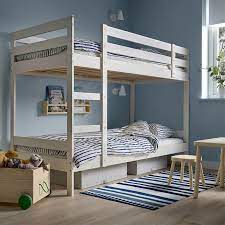Se usi il letto inferiore varie tipologie di letti a castello. Letti A Castello Ikea 7 Idee Per Ottimizzare Lo Spazio Delle Camere