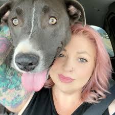 Danielle Groetzinger's Instagram, Twitter & Facebook