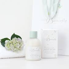 Regular baths can help remove dirt and bacteria, and keep his hair and skin healthy. Floating On Clouds Bedtime Bath Milk 250ml For Baby Moda Kids