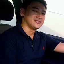 Stream Christopher Pili music