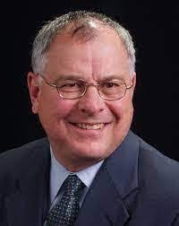 Dee Armbruster's Instagram, Twitter & Facebook