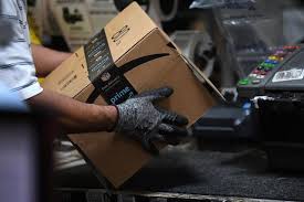 Rather than source, package, and ship products yourself, amazon takes care of the hassle by storing and then fulfilling your orders. Exclusive Amazon Rolls Out Machines That Pack Orders And Replace Jobs Reuters