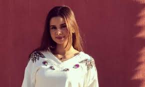 كشفت الفنانة منة عرفة عن خطبتها منذ قليل عبر حسابها بموقع إنستجرام. Ù…Ù†Ø© Ø¹Ø±ÙØ© Ø¨ÙØ³ØªØ§Ù† Ø§Ù„Ø²ÙØ§Ù ØµÙˆØ±Ø© Ø§Ù„Ù‚Ø¯Ø³ Ø§Ù„Ø¹Ø±Ø¨ÙŠ