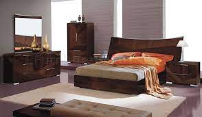 These complete furniture collections include everything you need to outfit the entire bedroom in coordinating style. Cherry High Gloss Bedroom Set W Oversized Headboard Cindi Bed