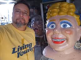 Heredia por Media Calle added a...