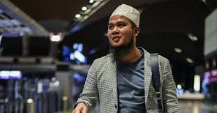 Jun 28, 2021 · petaling jaya: Kita Cuma Orang Kecil Bukan Siapa Pun Ebit Lew Terima Anugerah Duta Muhibbah Palestine