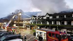 Im traube tonbach hotel baiersbronn lässt es sich nicht nur herrlich urlauben, sondern auch ganz hervorragend arbeiten. Feuer In Sterne Restaurant Menschen In Sicherheit Gebracht Einsatzbericht Baiersbronn