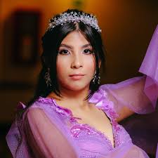 Una quinceañera espectacular 💜 verla lucir más linda de lo que soñó es mi  mejor recompensa 💜