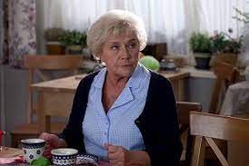 Jest najstarszą córką urzędników, marii z domu niegowskiej i eugeniusza wittczaków. Teresa Lipowska Plotek