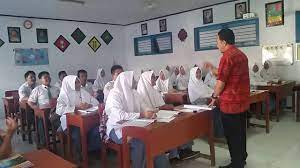 Permainan ice breaking dalam ruangan kelas. Siswa Jenuh Permainan Di Kelas Siswa Semangat Belajar Youtube