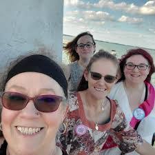 Melissa Stelzer's Instagram, Twitter & Facebook