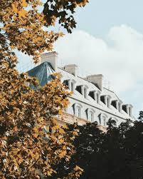 H O L I D A Y S Hello Instagram Vous Allez Bien Nous On Leve Les Voiles Au Revoir Bordeaux Pour Quelques Jours Plus Au Sud En In 2020 Landmarks Travel Building