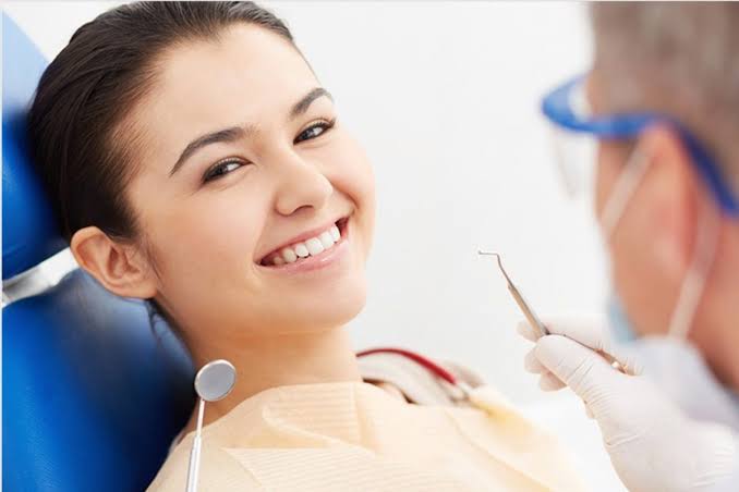 Why is it important to visit a good Dental Clinic nearby? - Celebrity Smiles