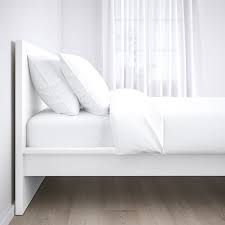 Con un letto a soppalco matrimoniale è possibile moltiplicare lo spazio di una stanza; Malm Struttura Letto Alta Bianco Leirsund 140x200 Cm Ikea It