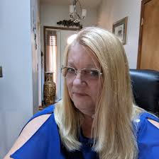 Can you make money selling crafts at a busy winter market in Florida?