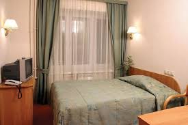 متفوقة ديلوكس غرفة اقتصادية ماذا يعني كل هذا السياحة الاستجمام الإجازة المواصلات في سخالين تصنيف الغرف الفندقية فك التشفير والترجمة