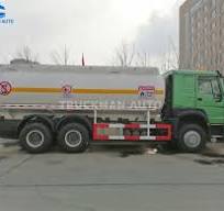20000 Liter SINOTRUK HOWO Refueling Truck For Zimbabwe