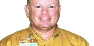 23 apply to lead Manatee schools