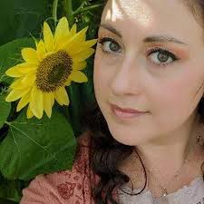 Melissa Mccrobie's Instagram, Twitter & Facebook