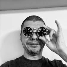 Erasmo Santos's Instagram, Twitter & Facebook