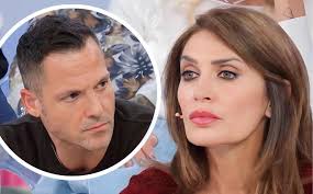 Uomini e Donne, Barbara si filma mentre butta il regalo di Marco