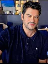 Good Morning my beautiful people 🥰🥰🥰 This is another cute weekend to  remind y'all that Ankara is bae, as always 🥰🥰🥰 Style inspo🥰