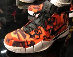 I thought it was gonna be a two to 3 minute combo and ended up being fifteen to 20 minutes post game and that's when he signed the shoes to me. Devin Booker Undefeated X Nike Zoom Kobe 1 Protro Orange Sole Collector