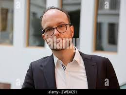 Jonathan Barth's Instagram, Twitter & Facebook